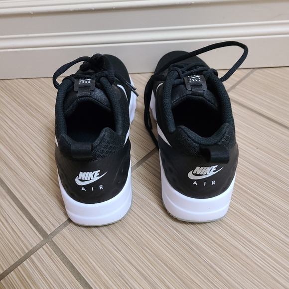Womens Nike sneakers - Picture 4 of 7